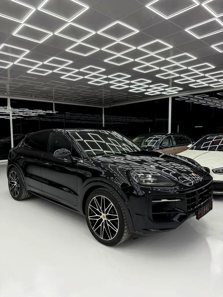 Porsche Cayenne 2025